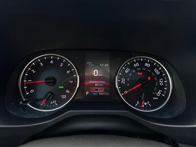 2021 Toyota RAV4 XLE   - Photo 13 - Stanton, CA 90680