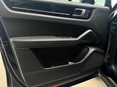 2023 Porsche Cayenne Platinum Edition - Photo 7 - Stanton, CA 90680