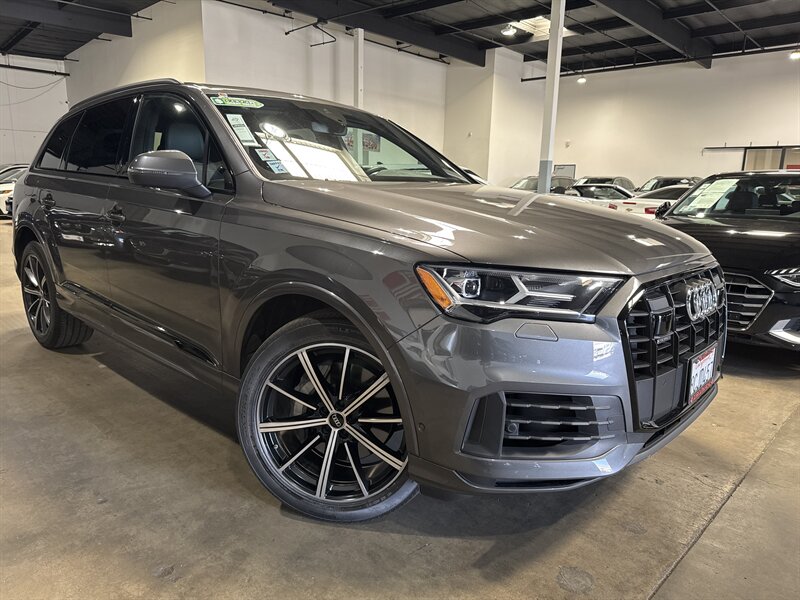 2022 Audi Q7 quattro Premium Plus  