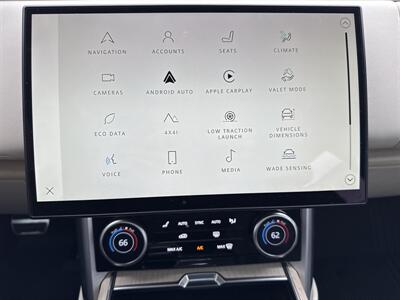 2023 Land Rover Range Rover P530 SE LWB - Photo 16 - Stanton, CA 90680