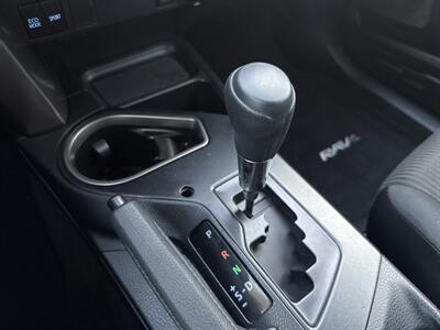 2017 Toyota RAV4 LE - Photo 14 - Stanton, CA 90680