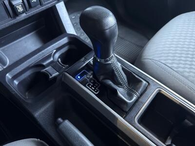 2021 Toyota Tacoma SR5 V6   - Photo 14 - Orange, CA 92867
