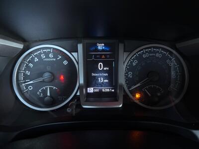 2021 Toyota Tacoma SR5 V6   - Photo 11 - Orange, CA 92867