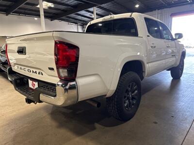 2021 Toyota Tacoma SR5 V6   - Photo 6 - Orange, CA 92867