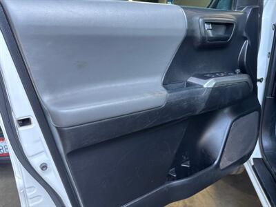 2021 Toyota Tacoma SR5 V6   - Photo 7 - Orange, CA 92867