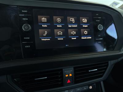 2020 Volkswagen Jetta SEL   - Photo 12 - Orange, CA 92867