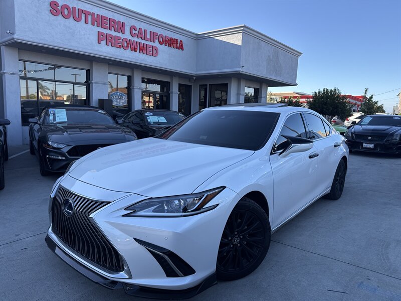 2021 Lexus ES 300h  