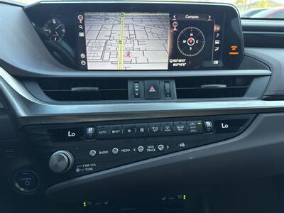 2021 Lexus ES 300h   - Photo 10 - Stanton, CA 90680