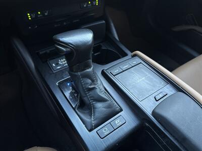 2021 Lexus ES 300h   - Photo 11 - Stanton, CA 90680