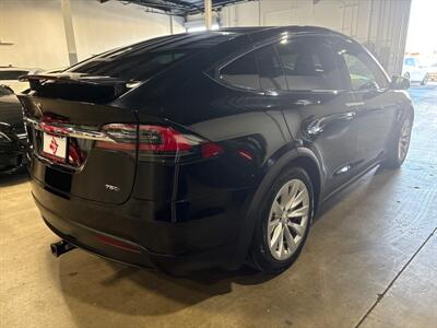 2018 Tesla Model X 75D   - Photo 7 - Orange, CA 92867