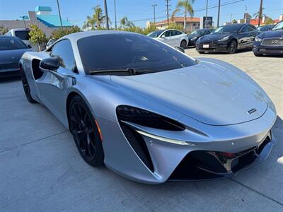 2023 McLaren Artura - Photo 8 - Stanton, CA 90680