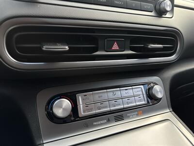 2023 Hyundai Kona Electric SE   - Photo 14 - Stanton, CA 90680