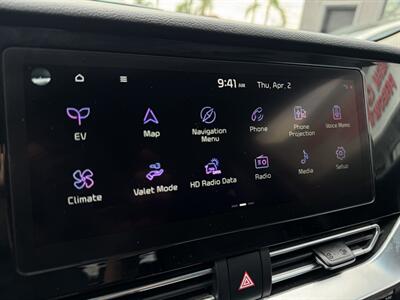 2022 Kia Niro EV EX   - Photo 13 - Stanton, CA 90680