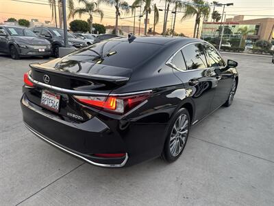 2020 Lexus ES 300h   - Photo 4 - Stanton, CA 90680