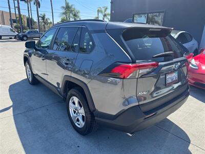 2021 Toyota RAV4 Hybrid XLE   - Photo 6 - Stanton, CA 90680
