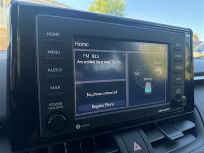 2021 Toyota RAV4 Hybrid XLE   - Photo 13 - Stanton, CA 90680