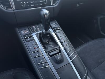 2018 Porsche Macan   - Photo 15 - Stanton, CA 90680