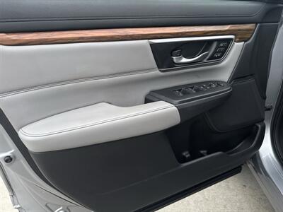 2017 Honda CR-V Touring   - Photo 7 - Stanton, CA 90680