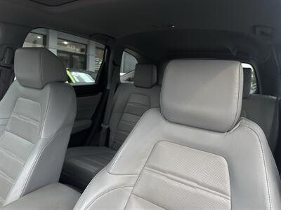 2017 Honda CR-V Touring   - Photo 11 - Stanton, CA 90680
