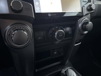 2020 Toyota 4Runner SR5 Premium   - Photo 8 - Stanton, CA 90680