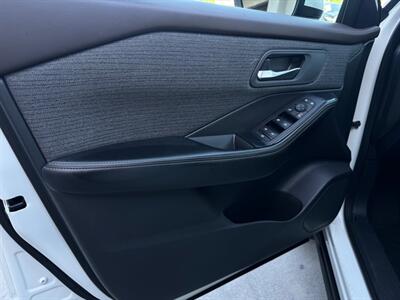 2023 Nissan Rogue SV   - Photo 7 - Stanton, CA 90680