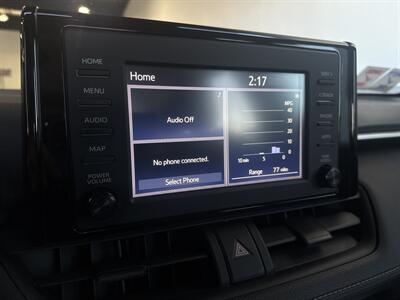 2019 Toyota RAV4 LE   - Photo 11 - Orange, CA 92867