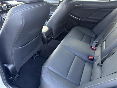 2019 Lexus IS 300   - Photo 9 - Stanton, CA 90680