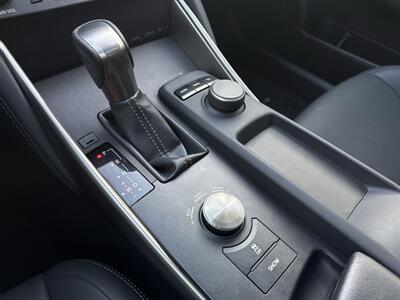 2019 Lexus IS 300   - Photo 15 - Stanton, CA 90680