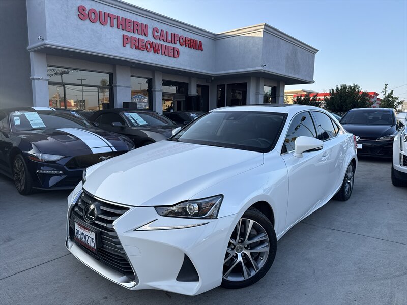 2019 Lexus IS  