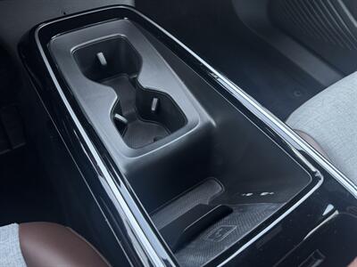 2023 Volkswagen ID.4 Pro   - Photo 17 - Stanton, CA 90680