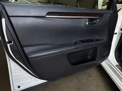 2016 Lexus ES   - Photo 7 - Orange, CA 92867