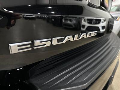 2021 Cadillac Escalade Premium Luxury   - Photo 12 - Orange, CA 92867