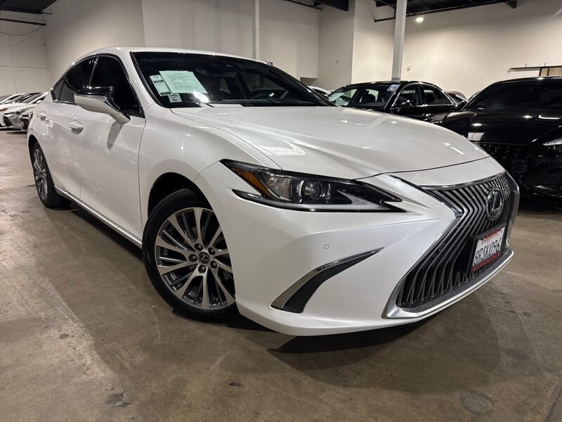 2020 Lexus ES  