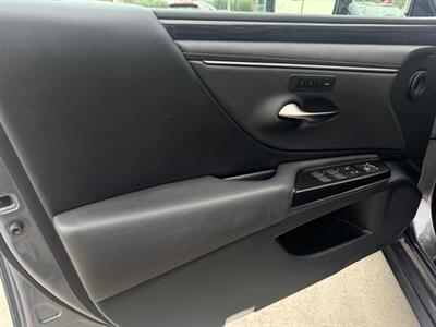 2020 Lexus ES300h   - Photo 7 - Stanton, CA 90680