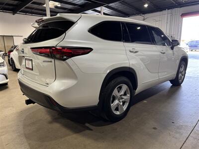 2022 Toyota Highlander Hybrid LE   - Photo 6 - Orange, CA 92867