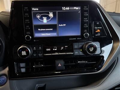 2022 Toyota Highlander Hybrid LE   - Photo 12 - Orange, CA 92867