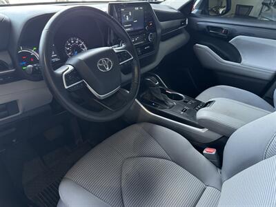 2022 Toyota Highlander Hybrid LE   - Photo 8 - Orange, CA 92867