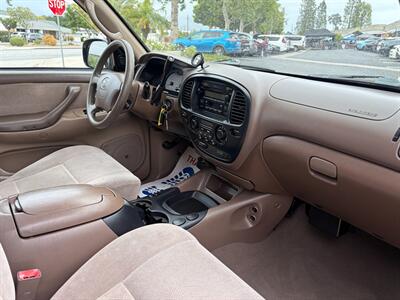 2004 Toyota Sequoia SR5   - Photo 19 - Glendora, CA 91740