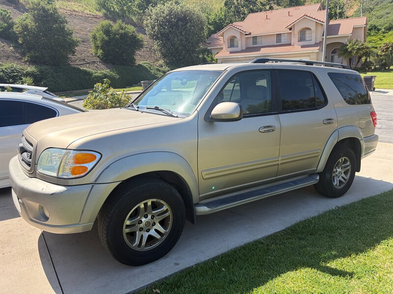 2004 Toyota Sequoia SR5   - Photo 1 - Glendora, CA 91740