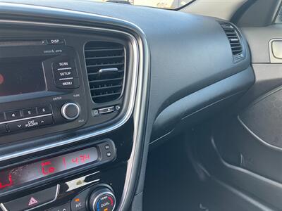 2016 Kia Optima Hybrid   - Photo 23 - Glendora, CA 91740