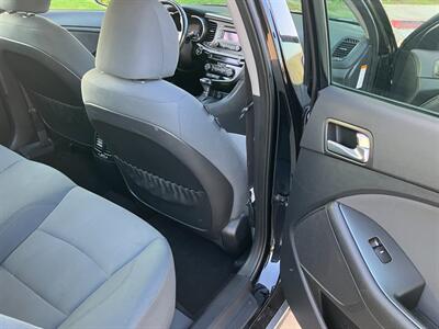 2016 Kia Optima Hybrid   - Photo 17 - Glendora, CA 91740
