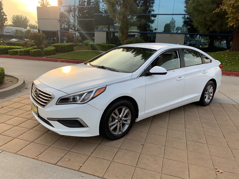 2017 Hyundai Sonata SE's photo