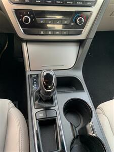 2017 Hyundai SONATA SE - Photo 21 - Glendora, CA 91740