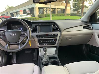 2017 Hyundai SONATA SE - Photo 14 - Glendora, CA 91740
