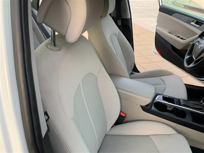 2017 Hyundai SONATA SE - Photo 16 - Glendora, CA 91740
