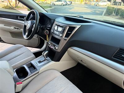 2014 Subaru Outback 2.5i - Photo 16 - Glendora, CA 91740