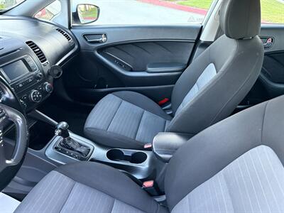 2016 Kia Forte5 EX   - Photo 8 - Glendora, CA 91740
