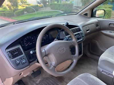 1998 Toyota Sienna LE   - Photo 8 - Glendora, CA 91740