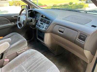 1998 Toyota Sienna LE   - Photo 15 - Glendora, CA 91740