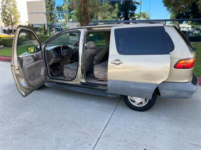 1998 Toyota Sienna LE   - Photo 12 - Glendora, CA 91740